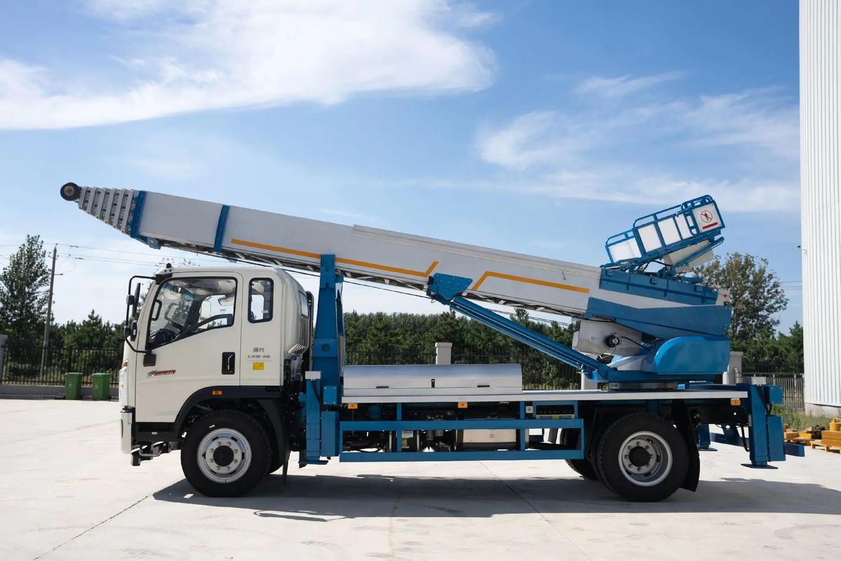 湖北云梯上料车租赁费用